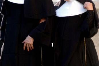 Suore di clausura in fuga dal convento di Vittorio Veneto scappano altre sei religiose Suore di clausura in fuga dal convento di Vittorio Veneto scappano altre sei religiose