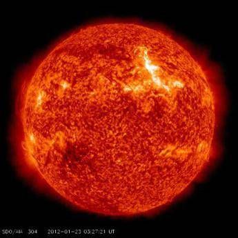 Tempeste solari ed effetti sulluomo lesperto No rischi ma attenzione resti alta Tempeste solari ed effetti sulluomo lesperto No rischi ma attenzione resti alta