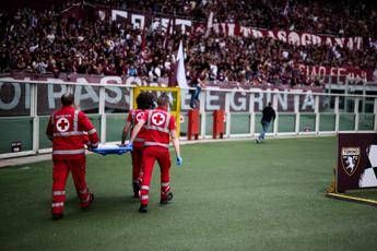 Torino Inter partita interrotta per soccorsi a un tifoso cose successo Torino Inter partita interrotta per soccorsi a un tifoso cose successo