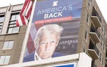 Trump lancia lauto deportazione mille dollari a migranti per lasciare gli Usa