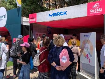 Tumori Merck fa tappa in Abruzzo al Giro dItalia con campagna su cancro vescica Tumori Merck fa tappa in Abruzzo al Giro dItalia con campagna su cancro vescica