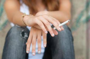 Tumori almeno 1 sigaretta per 17 adolescenti Aiot A scuola prevenzione cancro polmone Tumori almeno 1 sigaretta per 17 adolescenti Aiot A scuola prevenzione cancro polmone