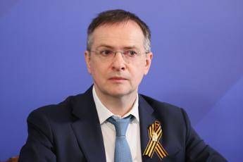 Vladimir Medinsky il falco preferito di Putin a Istanbul per colloqui con Ucraina Vladimir Medinsky il falco preferito di Putin a Istanbul per colloqui con Ucraina