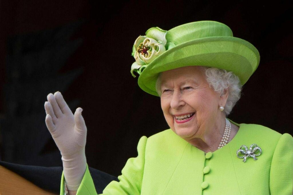 A Elisabetta II piaceva lavare i piatti lo fece per Cameron e la Thatcher A Elisabetta II piaceva lavare i piatti lo fece per Cameron e la Thatcher