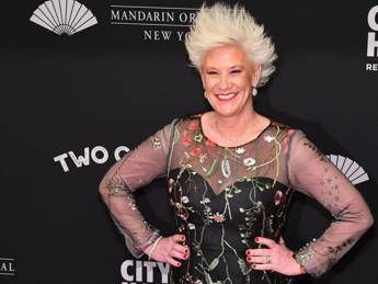 Addio ad Anne Burrell la chef di Food Network morta improvvisamente in casa aveva 55 anni Addio ad Anne Burrell la chef di Food Network morta improvvisamente in casa aveva 55 anni