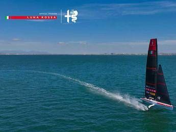 Alfa Romeo e Luna Rossa due icone italiane unite da passione e innovazione Alfa Romeo e Luna Rossa due icone italiane unite da passione e innovazione