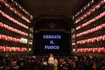Alla Scala un appello per la pace prima del Siegfried Alla Scala un appello per la pace prima del Siegfried