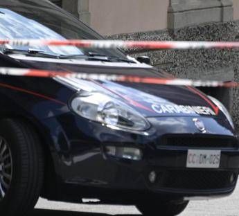 Ancona mamma 30enne morta in casa sulladdome diverse coltellate Ancona mamma 30enne morta in casa sulladdome diverse coltellate