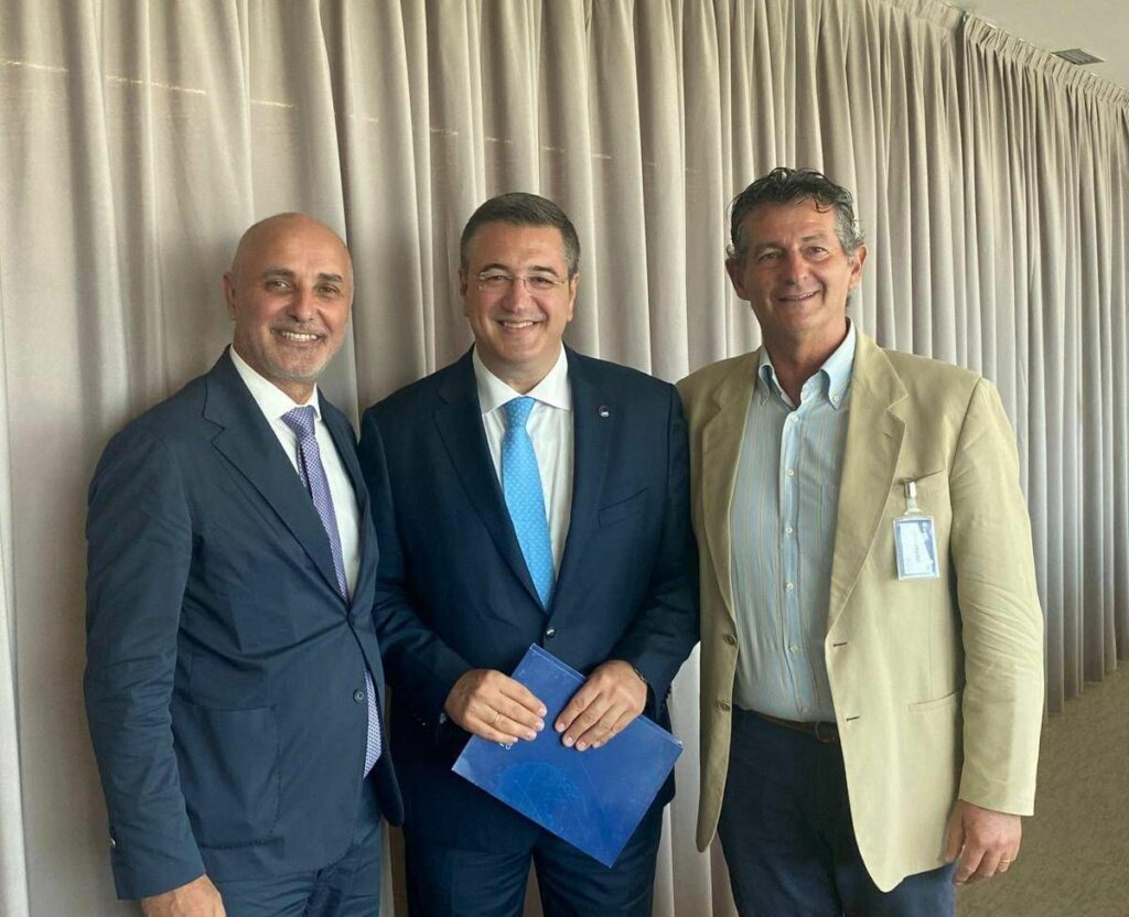 Assobalneari Italia Base Balneare incontro con commissario Tsitsikostas per discutere su direttiva Bolkestein Assobalneari Italia Base Balneare incontro con commissario Tsitsikostas per discutere su direttiva Bolkestein