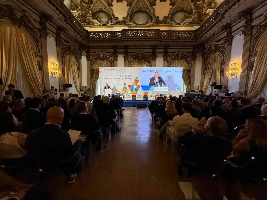 Assolavoro con le agenzie 2 candidati su 5 impiegati entro un mese Assolavoro con le agenzie 2 candidati su 5 impiegati entro un mese