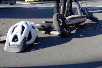 Auto contro monopattino a incrocio morto 26enne a Milano