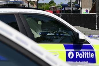Belgio attacco con coltello su un bus ad Anversa 1 morto e 2 feriti Belgio attacco con coltello su un bus ad Anversa 1 morto e 2 feriti