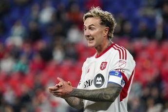 Bernardeschi provocazione social Sono ignorante e credo solo ai soldi Video Bernardeschi provocazione social Sono ignorante e credo solo ai soldi Video