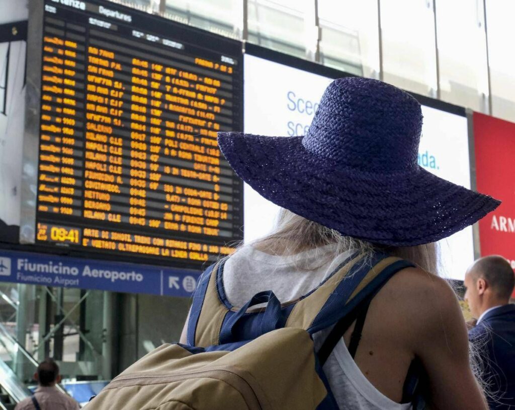 Caos treni ritardi fino a unora per guasto su Alta Velocita Napoli Roma