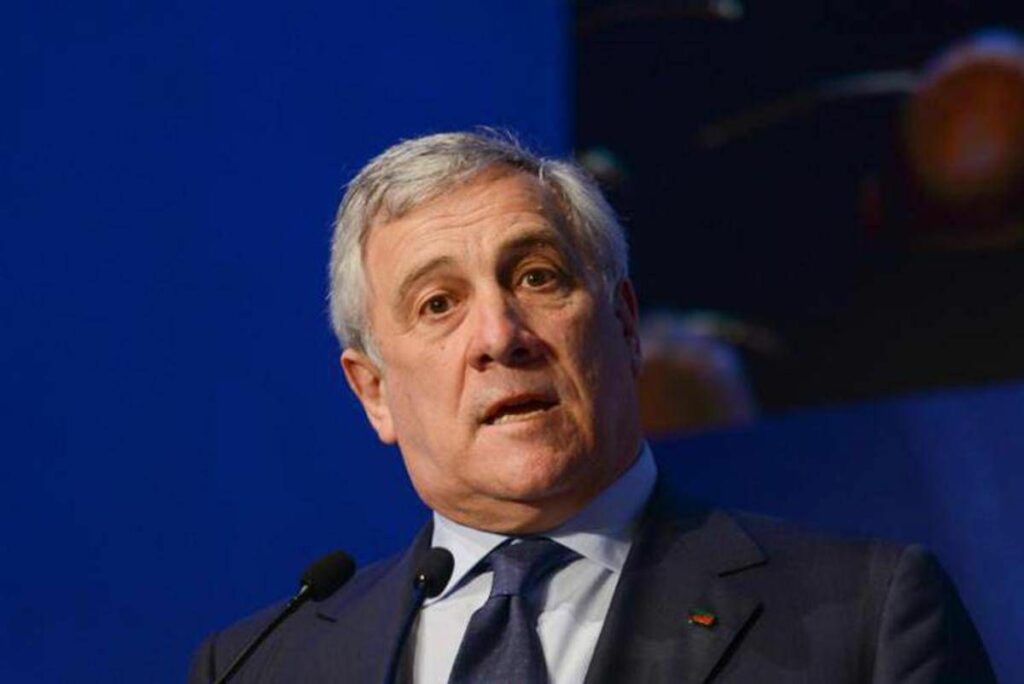 Cittadinanza Tajani Voglio convincere alleati. Lega Non passera mai Cittadinanza Tajani Voglio convincere alleati. Lega Non passera mai