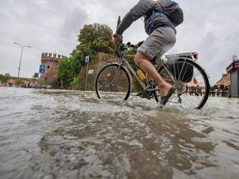 Clima Arera in 2024 oltre 351 eventi meteo estremi erano 60 in 2015 Clima Arera in 2024 oltre 351 eventi meteo estremi erano 60 in 2015