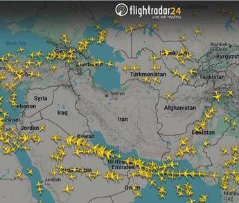 Da Tel Aviv a Kabul traffico aereo bloccato dopo attacco Israele allIran Da Tel Aviv a Kabul traffico aereo bloccato dopo attacco Israele allIran