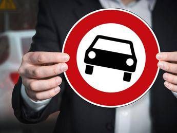 Diesel Euro 5 scatta il conto alla rovescia per lo stop Diesel Euro 5 scatta il conto alla rovescia per lo stop