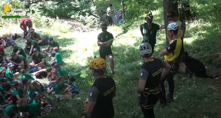 Dimostrazione di soccorso alpino al Campo Scuola ANA 2025 di Sondalo Dimostrazione di soccorso alpino al Campo Scuola ANA 2025 di Sondalo