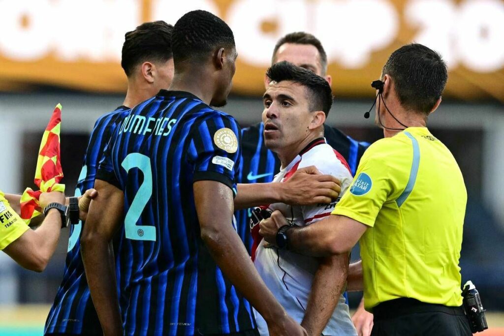 Dumfries Acuna rissa durante Inter River Plate cosa e successo Video Dumfries Acuna rissa durante Inter River Plate cosa e successo Video