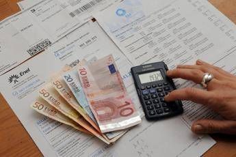 Energia Aept lancia referendum per eliminare 175 miliardi di oneri nascosti in bolletta Energia Aept lancia referendum per eliminare 175 miliardi di oneri nascosti in bolletta