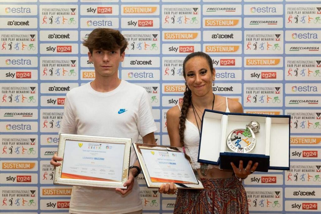 Fair Play Menarini e lora del premio speciale Fiamme Gialle Studio e Sport Fair Play Menarini e lora del premio speciale Fiamme Gialle Studio e Sport