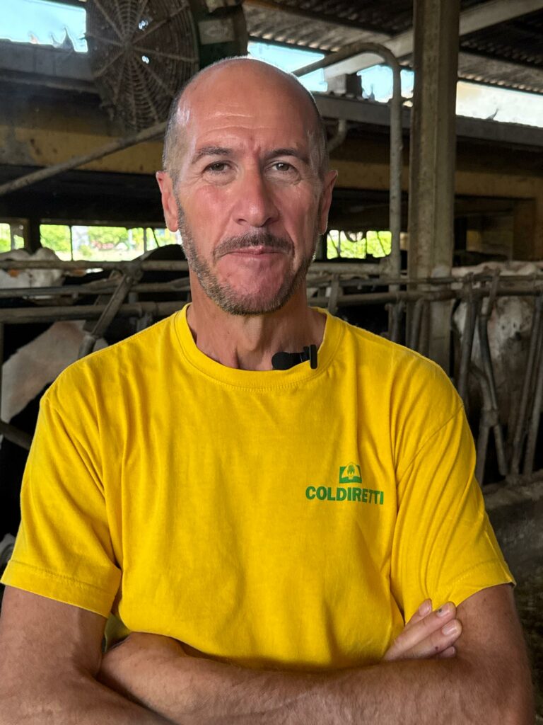 Fortunato Trezzi oggi nella sua stalla ad Alzate Brianza Fortunato Trezzi oggi nella sua stalla ad Alzate Brianza