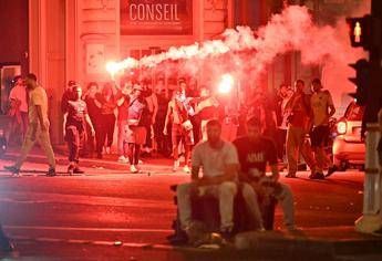 Francia incidenti dopo vittoria Psg ragazzo muore a Dax 294 arresti Francia incidenti dopo vittoria Psg ragazzo muore a Dax 294 arresti