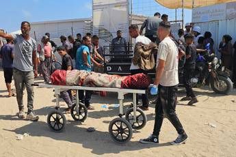 Gaza 45 palestinesi in attesa di aiuti uccisi da Israele a Khan Younis Gaza 45 palestinesi in attesa di aiuti uccisi da Israele a Khan Younis