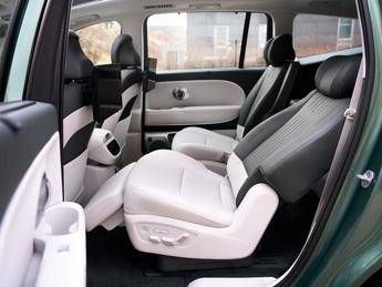 Hyundai reinventa il comfort lauto diventa un salotto dinamico Hyundai reinventa il comfort lauto diventa un salotto dinamico