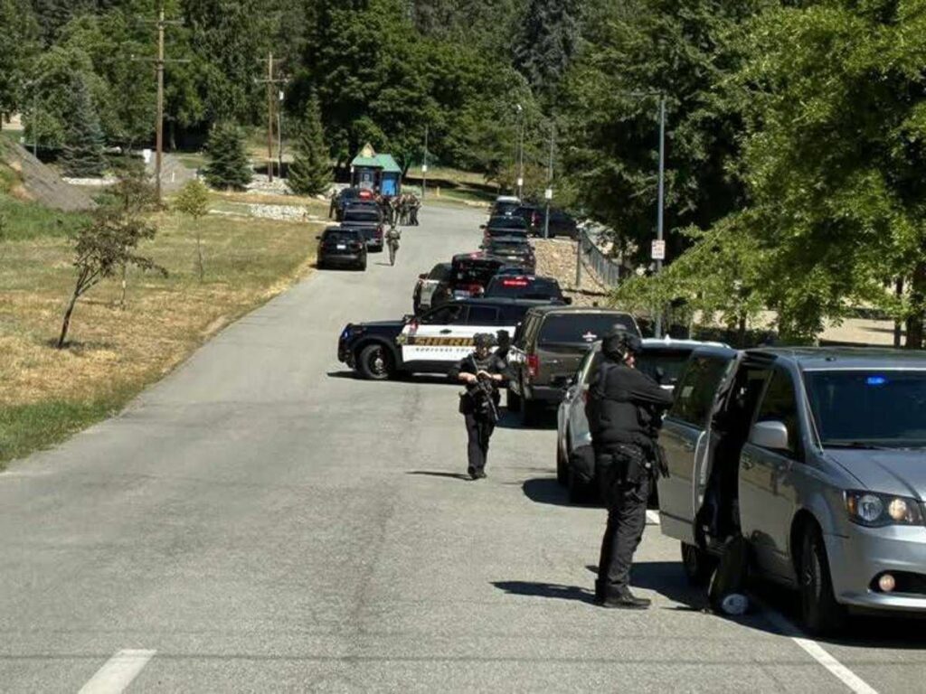 Imboscata ai vigili del fuoco in Idaho uccisi due pompieri trovato morto killer Imboscata ai vigili del fuoco in Idaho uccisi due pompieri trovato morto killer