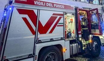 Incendio a Roma in fiamme un appartamento morta donna 84 anni Incendio a Roma in fiamme un appartamento morta donna 84 anni