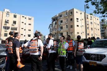 Iran attacco di Israele a reattore Arak. Missili su Tel Aviv colpito ospedale di Soroka Iran attacco di Israele a reattore Arak. Missili su Tel Aviv colpito ospedale di Soroka