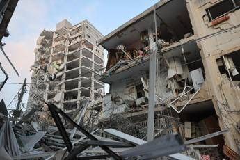 Israele Iran nuova notte di raid Teheran colpisce Tel Aviv e Gerusalemme. Trump Colpiremo se attaccati Israele Iran nuova notte di raid Teheran colpisce Tel Aviv e Gerusalemme. Trump Colpiremo se attaccati