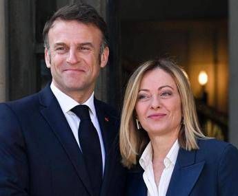 Italia Francia Macron a Palazzo Chigi per bilaterale con Meloni sorrisi e strette di mano Italia Francia Macron a Palazzo Chigi per bilaterale con Meloni sorrisi e strette di mano