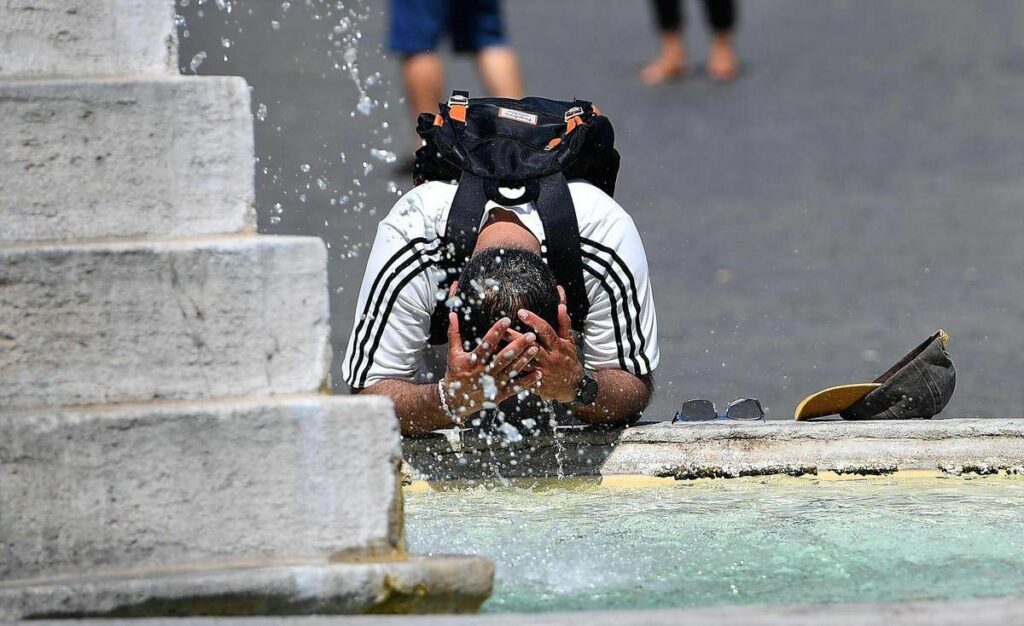 Italia in un forno caldo record nel weekend ma occhio a temporali e grandine Italia in un forno caldo record nel weekend ma occhio a temporali e grandine