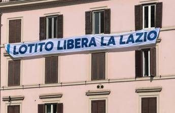 Lazio fonti vicine a Lotito Striscione contro il presidente a Montecitorio Gesto strumentale Lazio fonti vicine a Lotito Striscione contro il presidente a Montecitorio Gesto strumentale