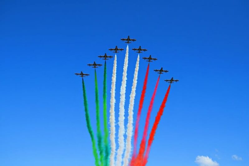 Le Frecce Tricolori tornano a Sarnico spettacolo nei cieli il 27 giugno scaled Le Frecce Tricolori tornano a Sarnico spettacolo nei cieli il 27 giugno scaled