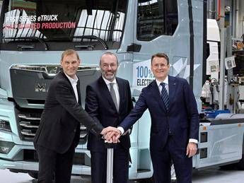 MAN inaugura la produzione in serie dei suoi camion elettrici MAN inaugura la produzione in serie dei suoi camion elettrici