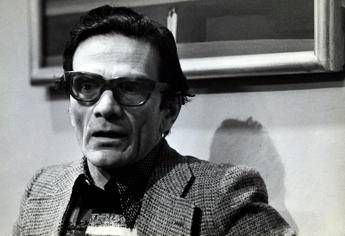 Maturita traccia su Pasolini a 50 anni dalla morte il ricordo del poeta assassinato a Ostia Maturita traccia su Pasolini a 50 anni dalla morte il ricordo del poeta assassinato a Ostia