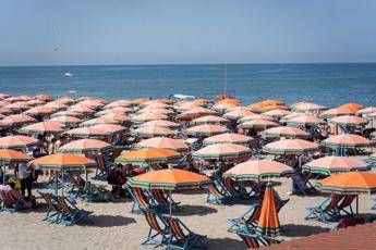 Melanoma e tumori della pelle dermatologi Idi in campo per screening gratuiti Melanoma e tumori della pelle dermatologi Idi in campo per screening gratuiti