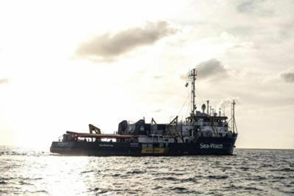 Migranti Sea Watch Avvistati cadaveri al largo delle coste libiche