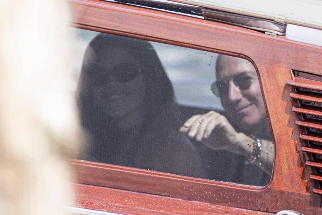 Nozze Bezos il magnate di Amazon e arrivato a Venezia in elicottero venerdi il si tutti i rumors Nozze Bezos il magnate di Amazon e arrivato a Venezia in elicottero venerdi il si tutti i rumors
