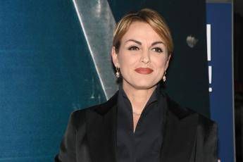 Pascale Vannacci Lo porterei su unisola deserta e lo lascerei li Pascale Vannacci Lo porterei su unisola deserta e lo lascerei li