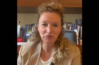 Prato sindaca Bugetti indagata per corruzione perquisiti gli uffici comunali Prato sindaca Bugetti indagata per corruzione perquisiti gli uffici comunali