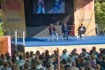 Primo Festival della Restanza e della Tornanza oltre 2500 partecipanti Primo Festival della Restanza e della Tornanza oltre 2500 partecipanti