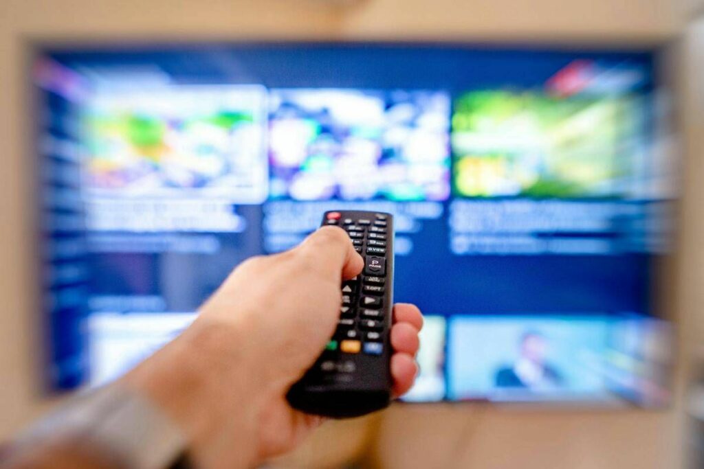 Rai con meno risorse pubbliche fa meglio della concorrenza europea Rai con meno risorse pubbliche fa meglio della concorrenza europea