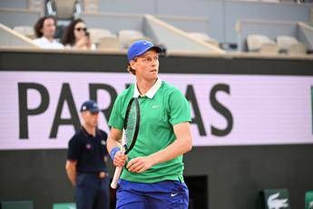 Roland Garros Sinner vola in semifinale Djokovic Zverev La guardero. poco Roland Garros Sinner vola in semifinale Djokovic Zverev La guardero. poco