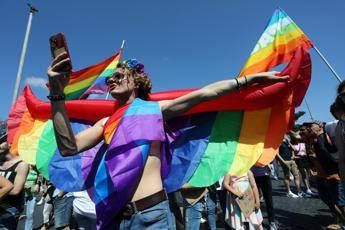 Roma Pride 2025 oggi la sfilata per i diritti Lgbtq Roma Pride 2025 oggi la sfilata per i diritti Lgbtq