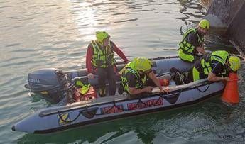 Si tuffa nel Piave e non riemerge morto un 21enne